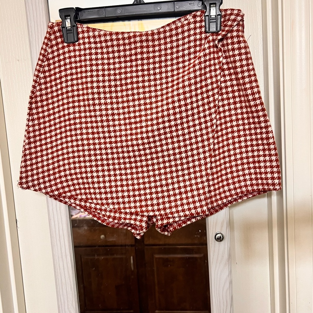 Stylish Red Houndstooth Mini Skirt